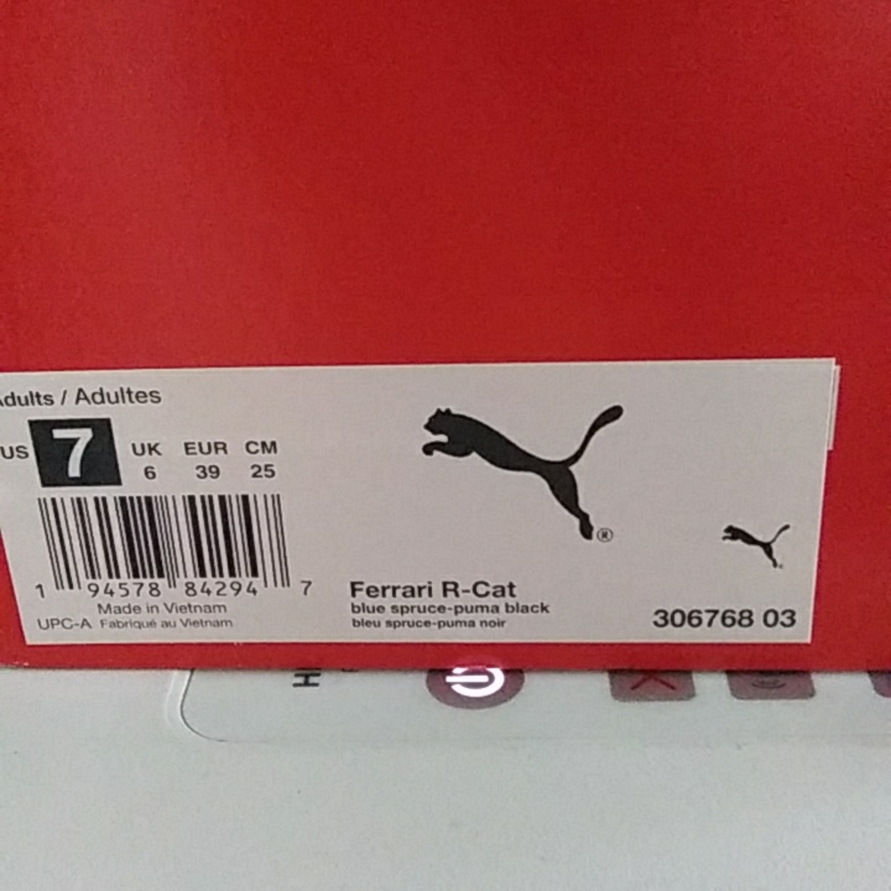 Puma - Picture 3 of 4